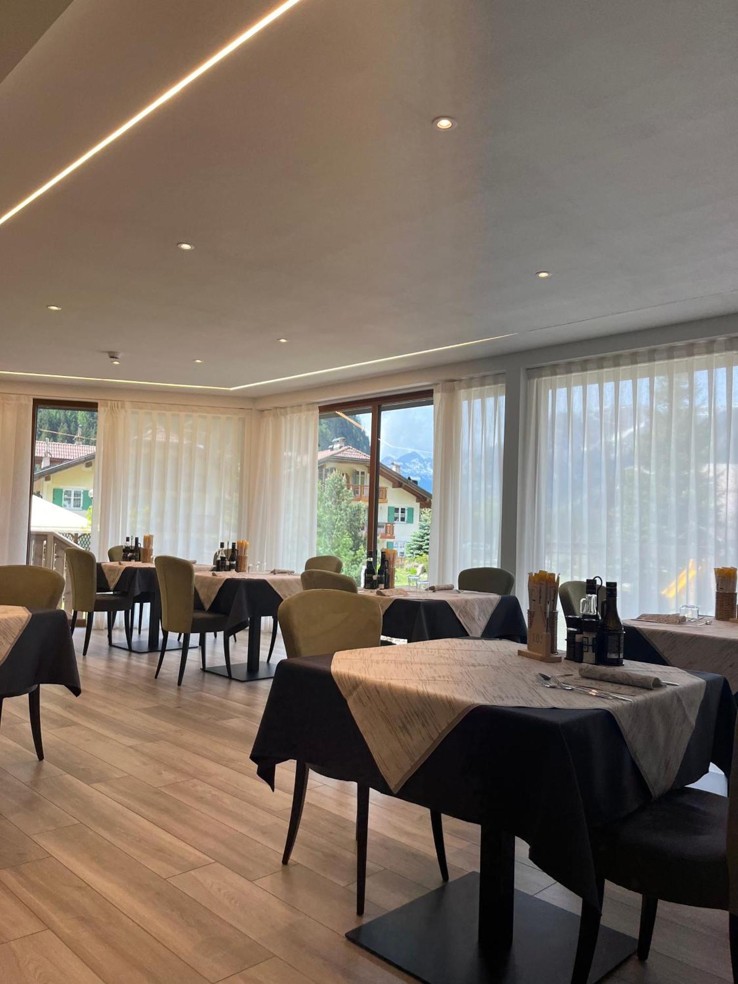 Dolomiten Hotel Irma กานาเซย์ ภายนอก รูปภาพ