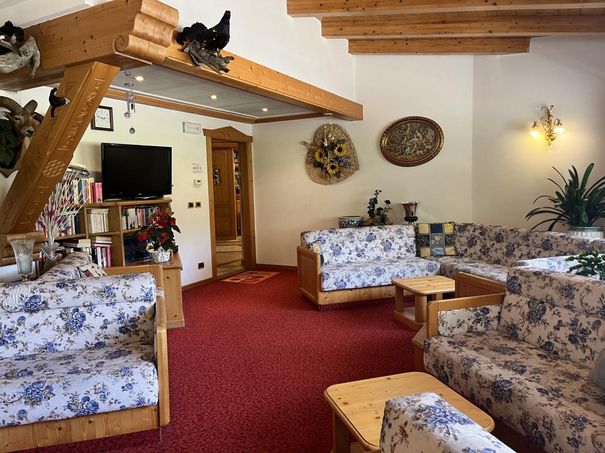 Dolomiten Hotel Irma กานาเซย์ ภายนอก รูปภาพ